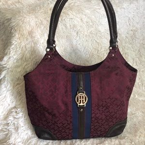 🛍BOGO Tommy Hilfiger Should Bag Burgundy